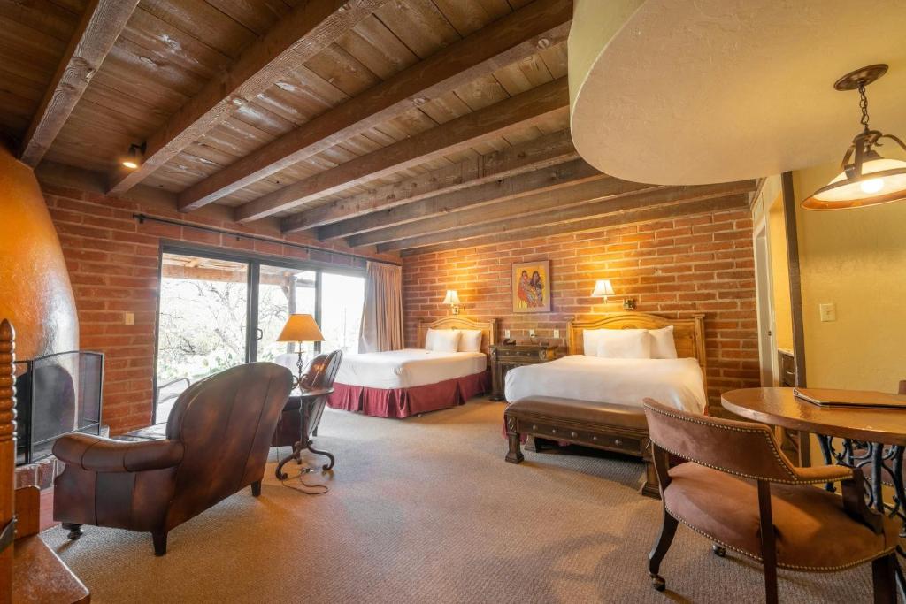 Tanque Verde Guest Ranch - 