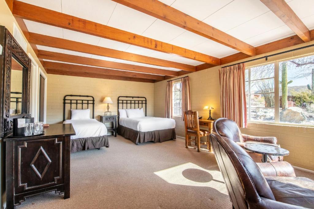 Tanque Verde Guest Ranch - 
