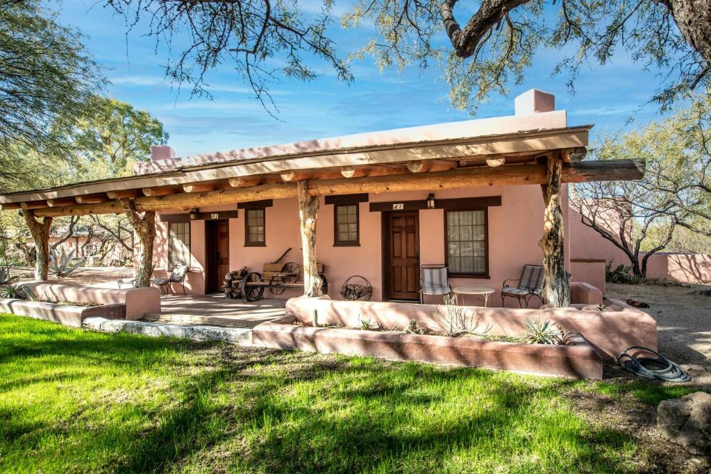 Tanque Verde Guest Ranch - 