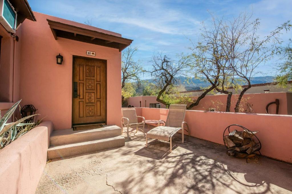 Tanque Verde Guest Ranch - 