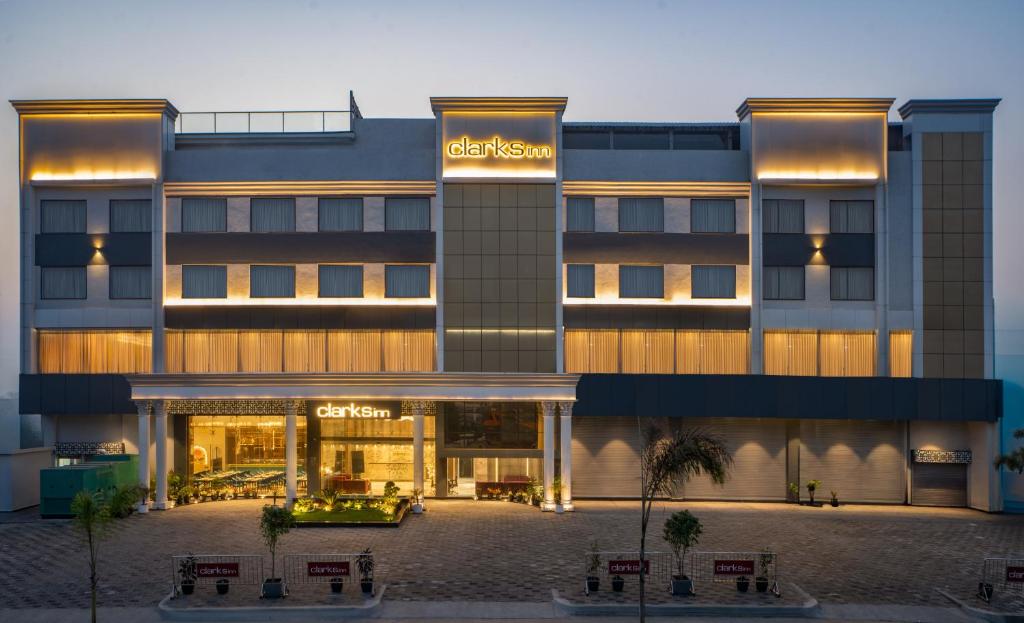 a rendering of the westin las vegas hotel at Clarks Inn Bokaro in Bokāro
