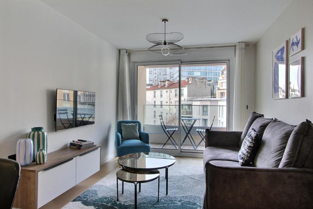 Apartment 1BD near Eiffel Tower with AC, balcony, lift