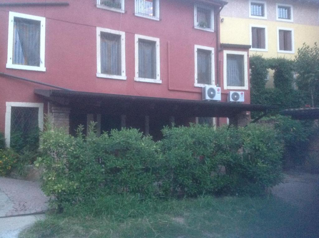 Budova, v ktorej sa apartmán nachádza