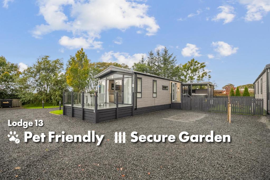 Arranview Lochside Pods & Lodges all with private Hot-tubs - 