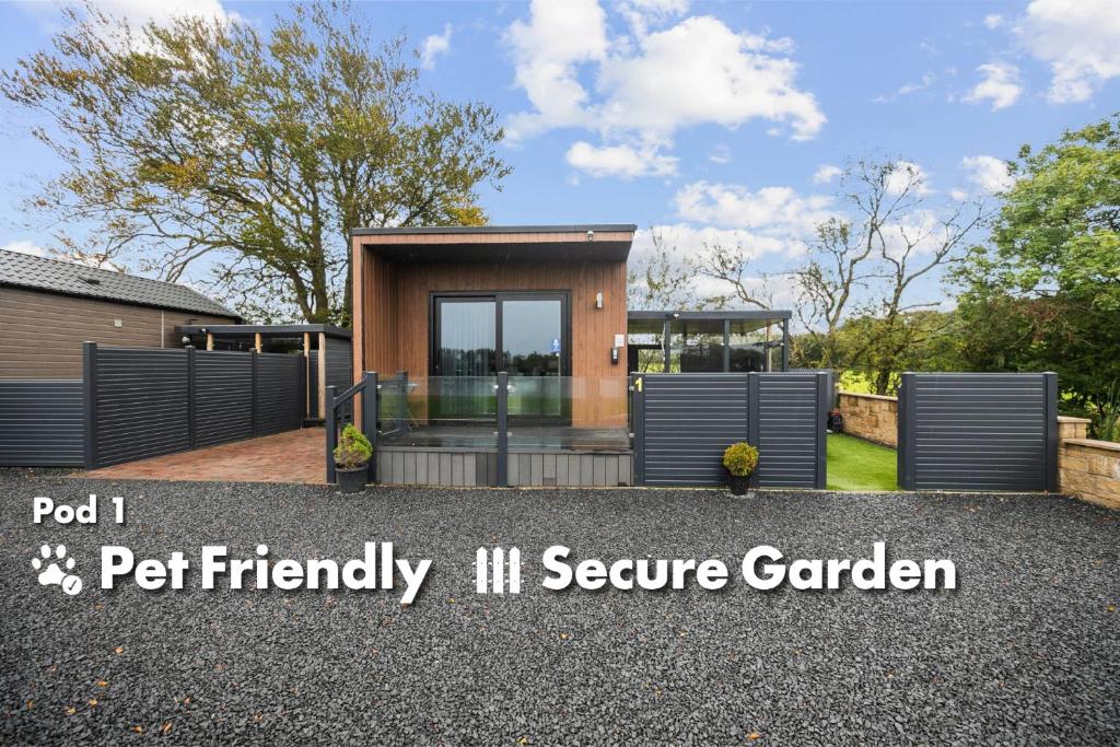 Arranview Lochside Pods & Lodges all with private Hot-tubs - 