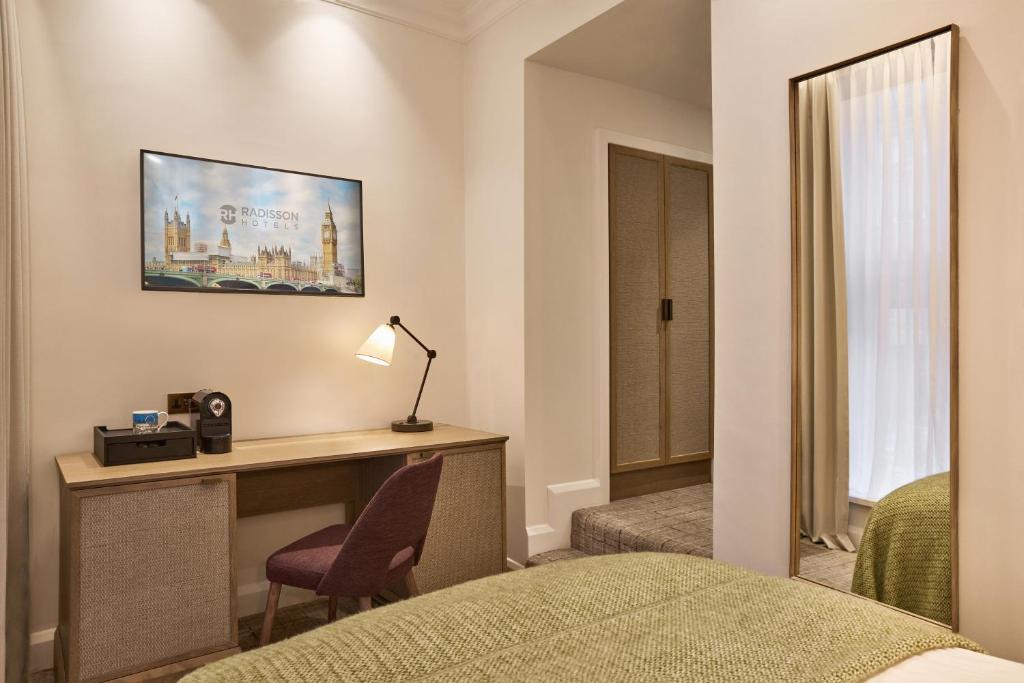 Radisson Blu Hotel, London Euston Square photo