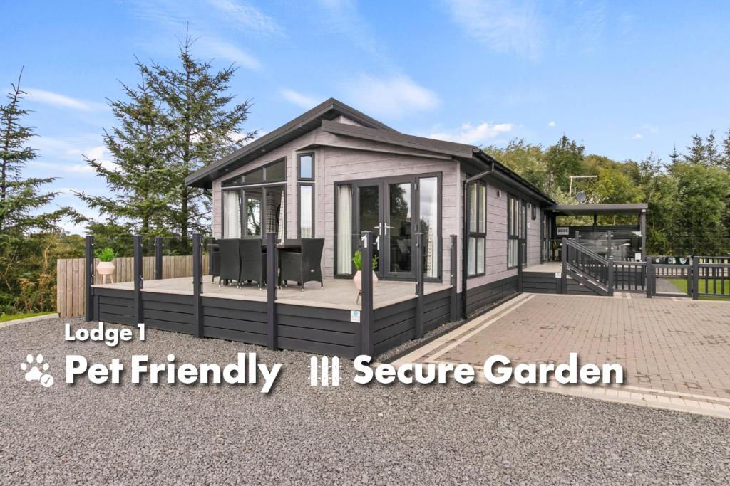 Arranview Lochside Pods & Lodges all with private Hot-tubs - 
