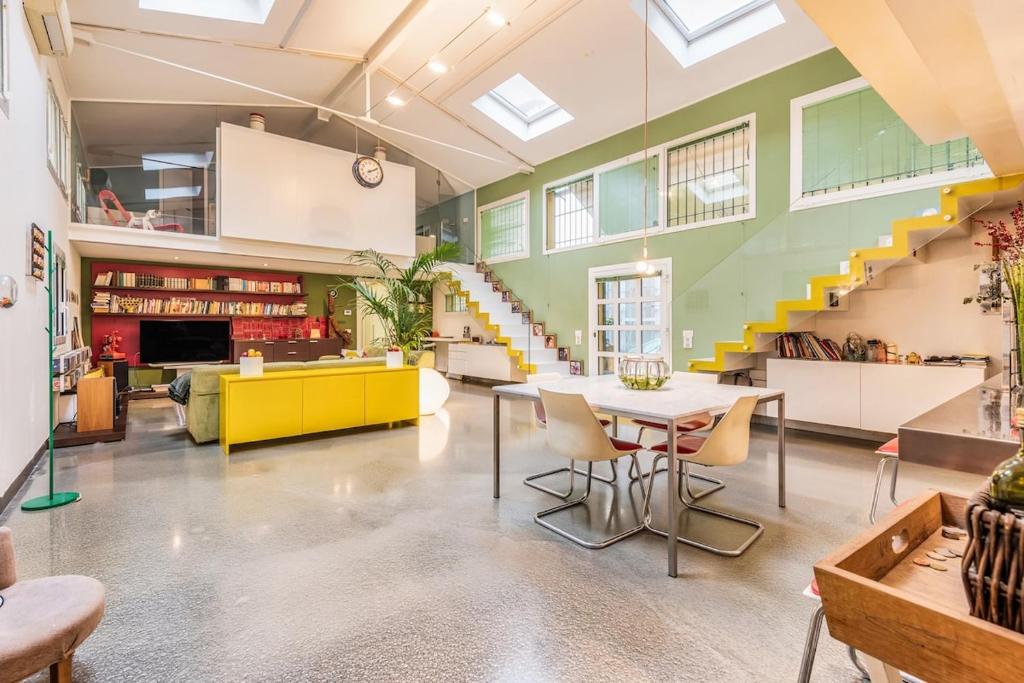Stunning loft with private court - Navigli district