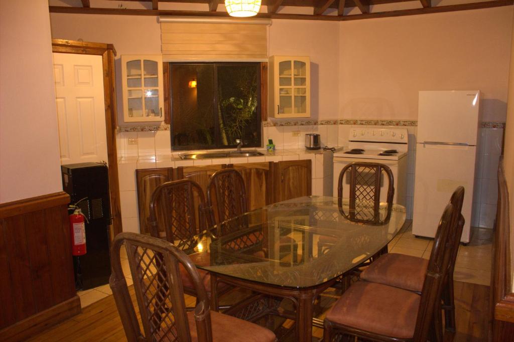 Honduras Shores Plantations - Large Double Room