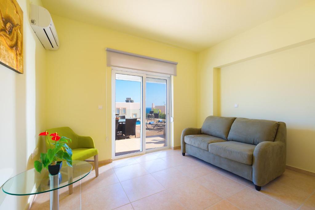 Posezení v ubytování Athoniki Villas