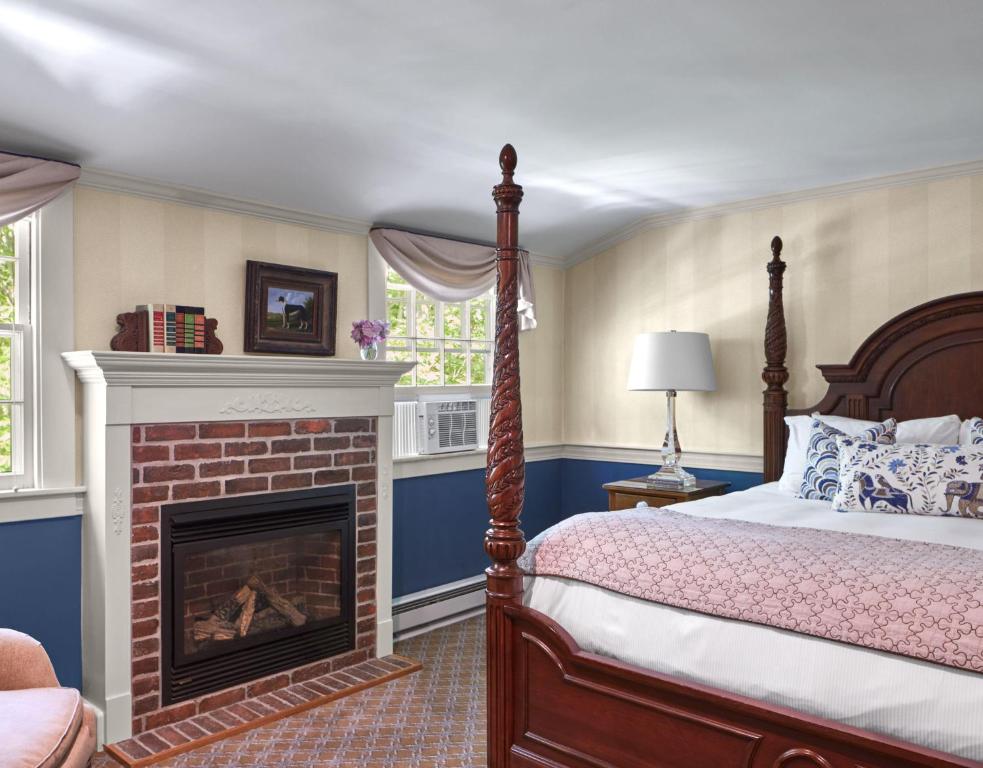 Cape Arundel Inn and Resort