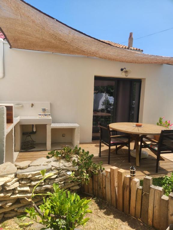 En balkon eller terrasse på Villa Élisabeth