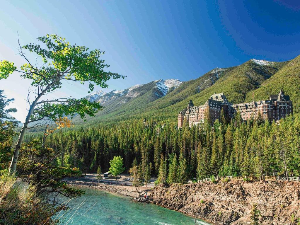 Fairmont Banff Springs photo