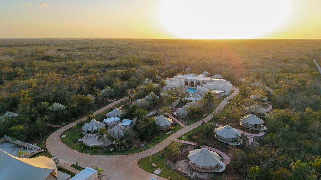 LJs Chichikan Eco Luxury Retreat - Housity