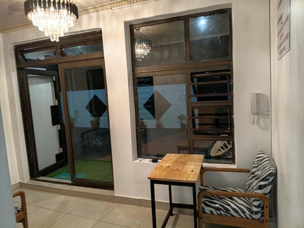 Black & White Guest House photo