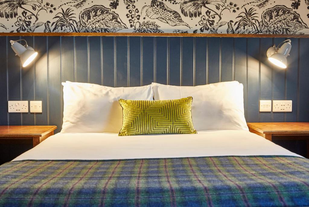 Swan Hotel by Greene King Inns - 