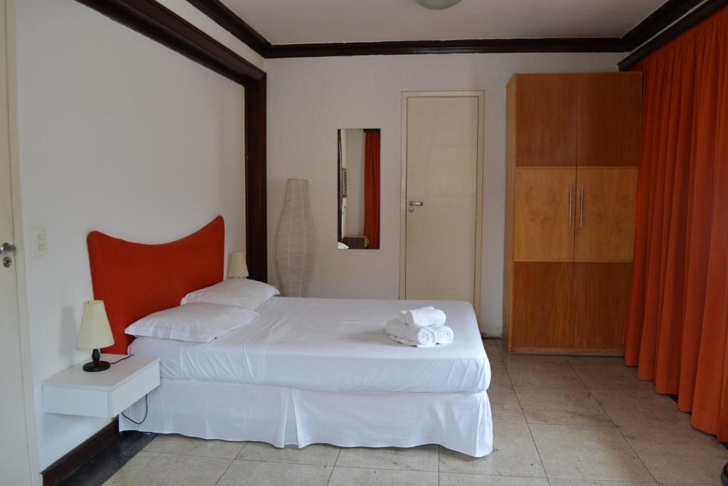  Roxy Apartments