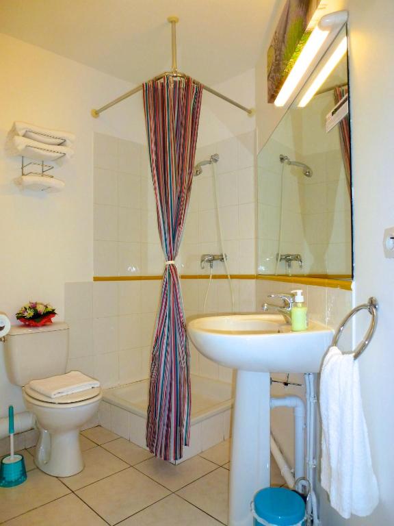 Um banheiro em Studios Nice French Riviera