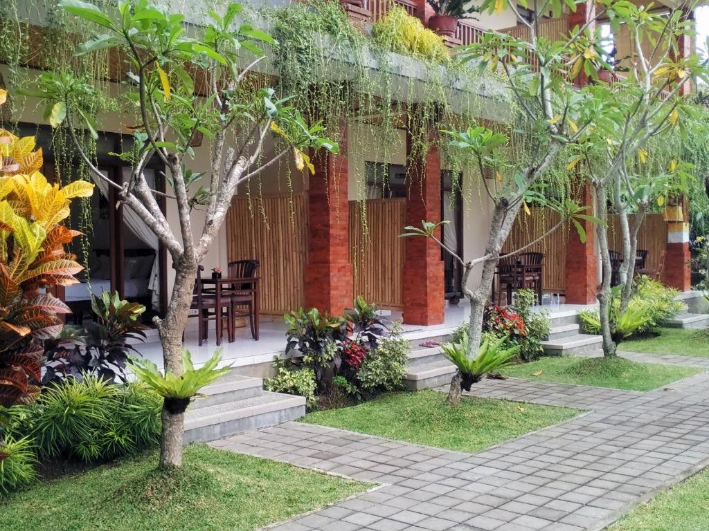Zahrada ubytování Nyoman Sandi Guest House
