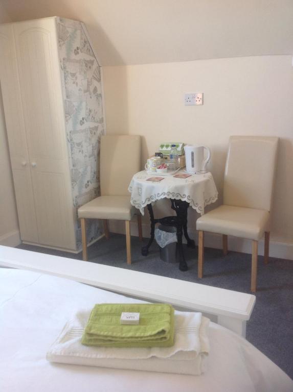 Cleasewood Guest House - Tweepersoonskamer Tweede Verdieping Rm10