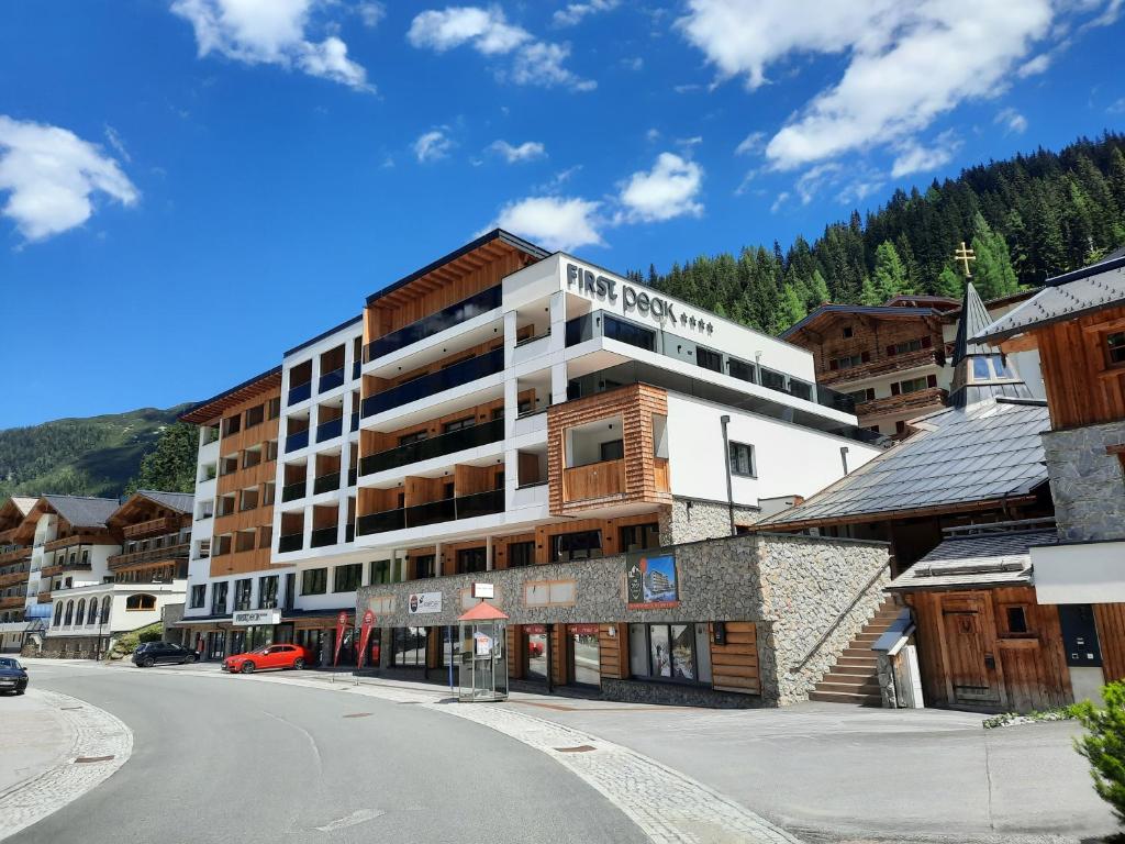 a building on the side of a street at FIRSTpeak Zauchensee in Zauchensee