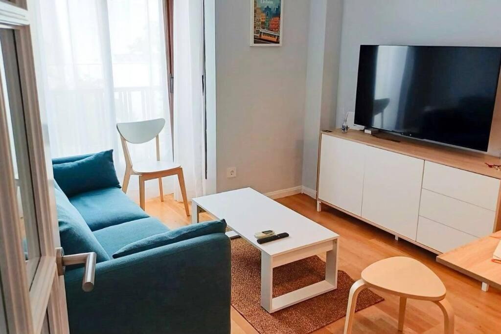 Airport Madrid Plenilunio Suites Green by beBalmy