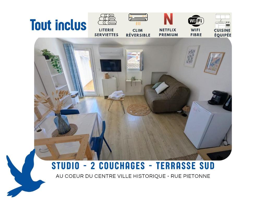a living room with a couch and a table at L'oiseau Bleu - Clim - Tout inclus - Terrasse in Aubagne