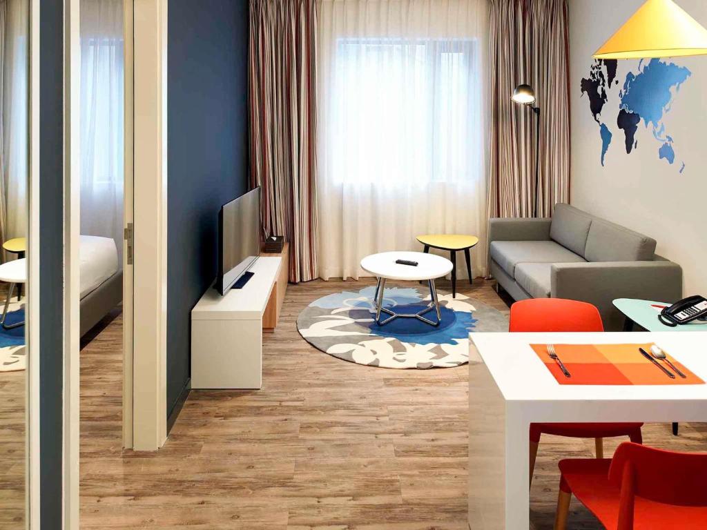 King Studio - Complimentary Round-trip Transfer to International Terminal upon request