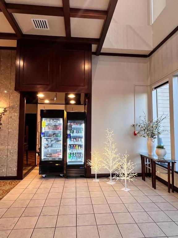 Ramada by Wyndham Tukwila Southcenter photo