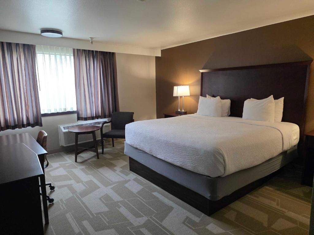 Ramada by Wyndham Tukwila Southcenter photo