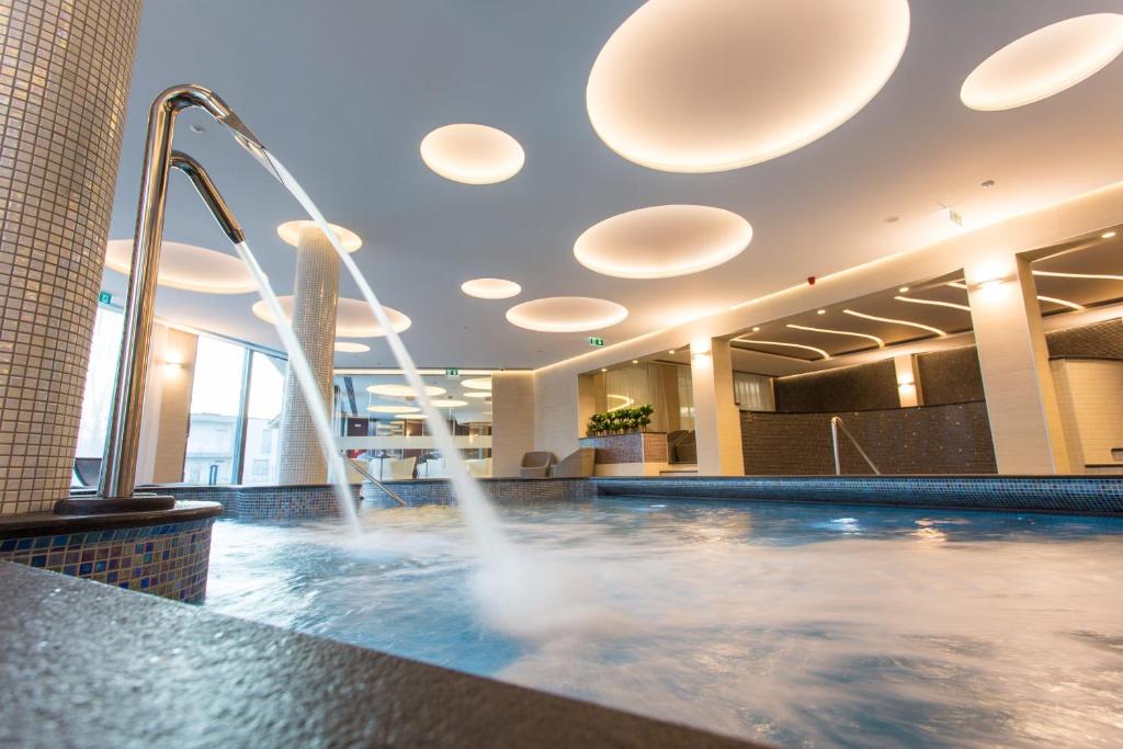 Bazén v ubytování Aura Hotel Adults Only nebo v jeho okolí