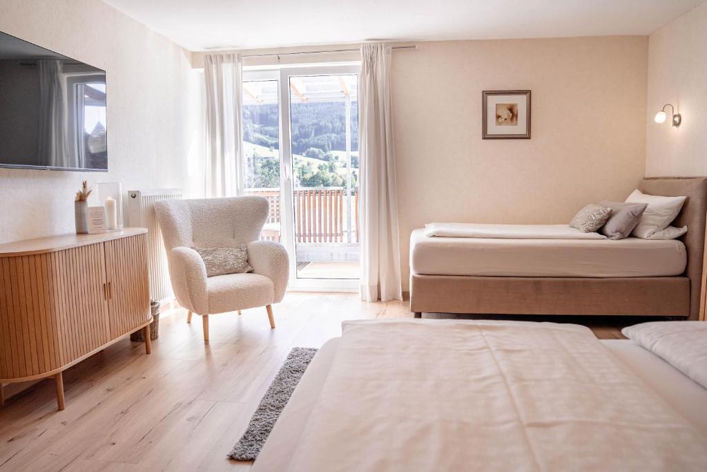 Am Rain - Natur und Spa - Triple Room With Balcony