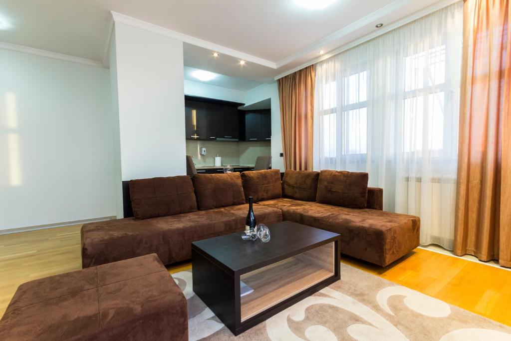 Apart K Apartments & Rooms - 带露台的公寓