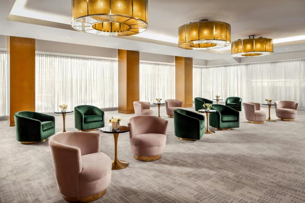 The Ritz-Carlton, Toronto photo