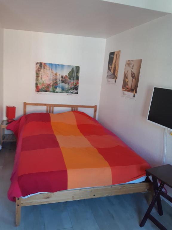 charmant studio lumineux situé au centre ville – photo 2