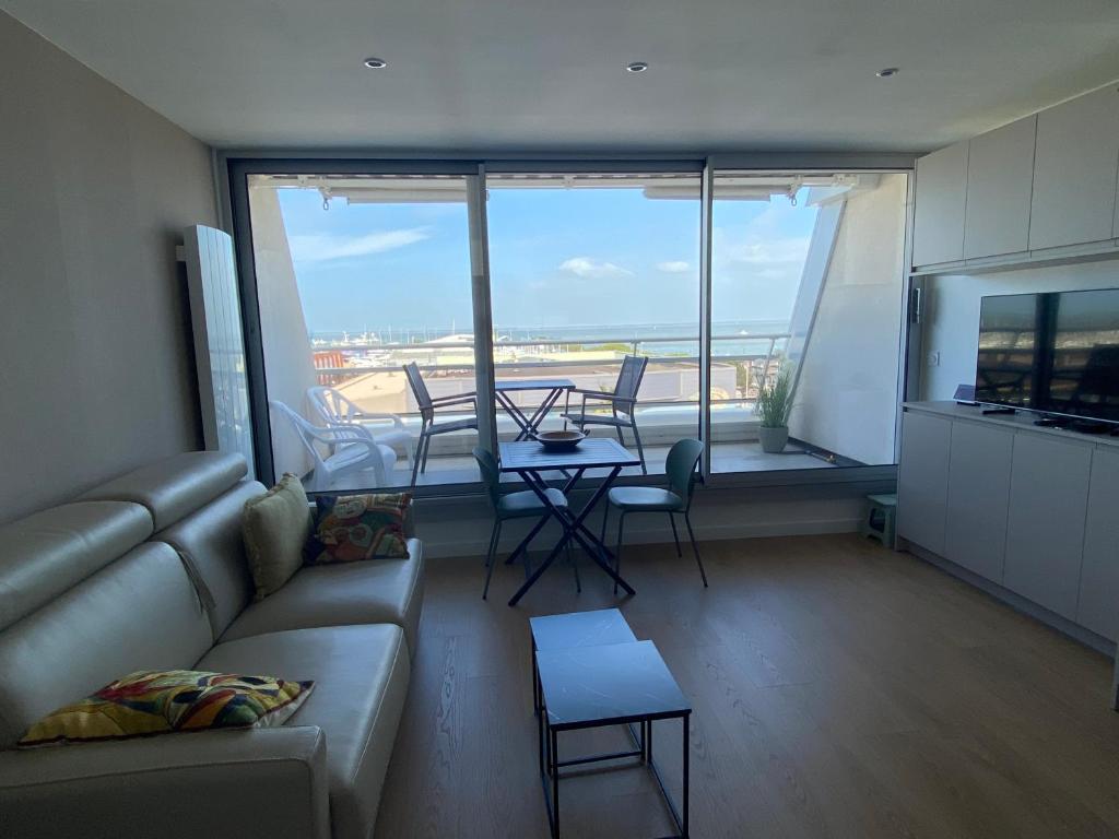 Studio sur le port avec vue bassin