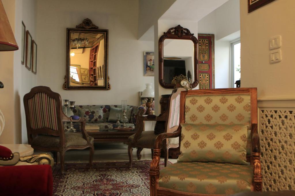 Posezení v ubytování El Patio Courtyard House