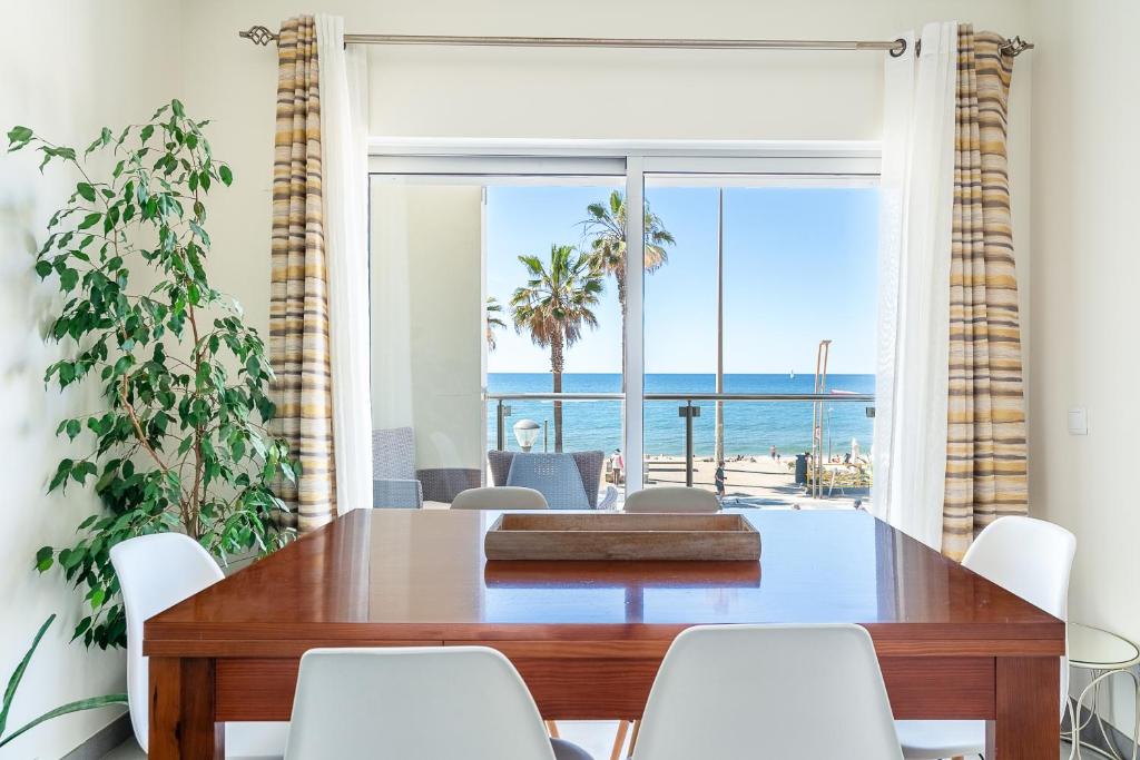 Beach Apartment by Férias com Sol