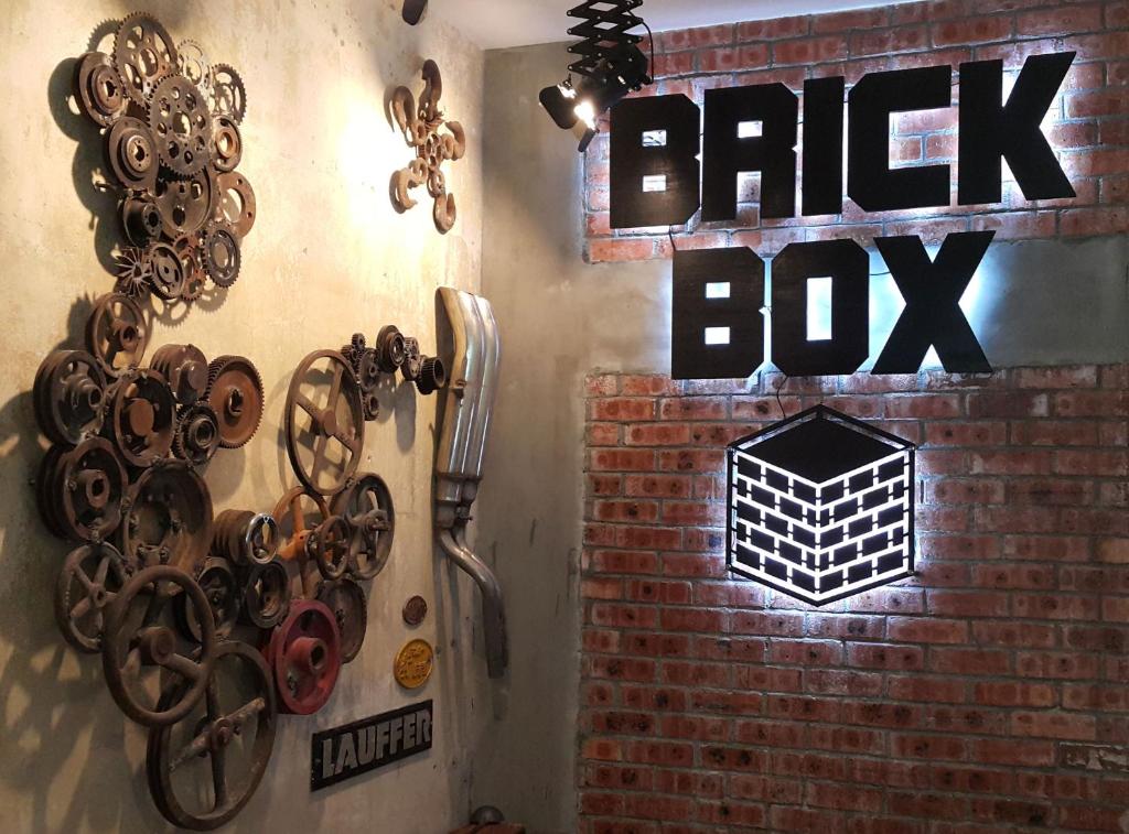 Certifikát, hodnocení, plakát nebo jiný dokument vystavený v ubytování Brick Box Hotel @ Oldtown Ipoh