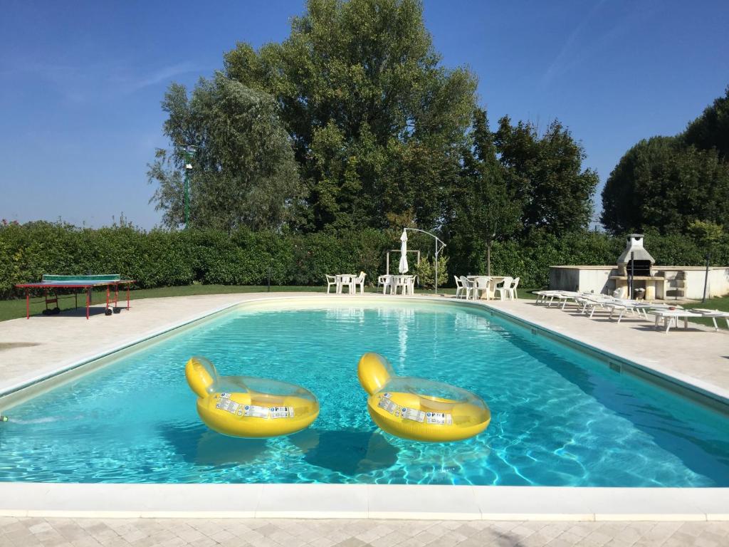 The swimming pool at or close to Bed & Breakfast Case Osti