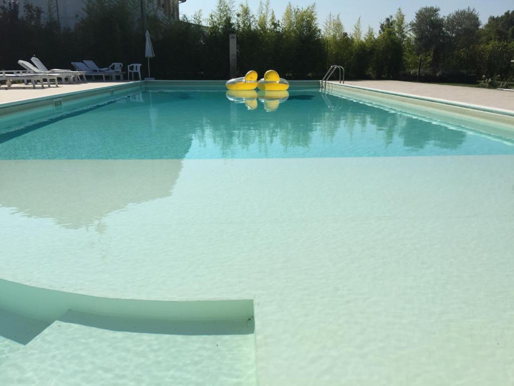 The swimming pool at or close to Bed & Breakfast Case Osti