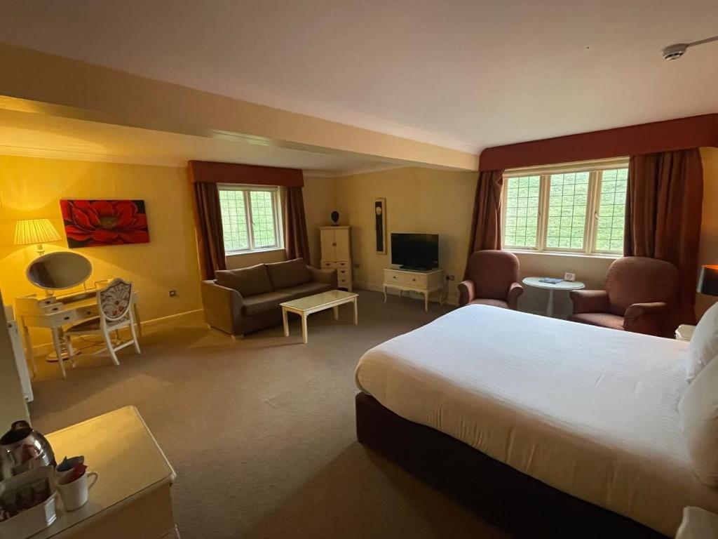 Cwrt Bleddyn Hotel & Spa - 