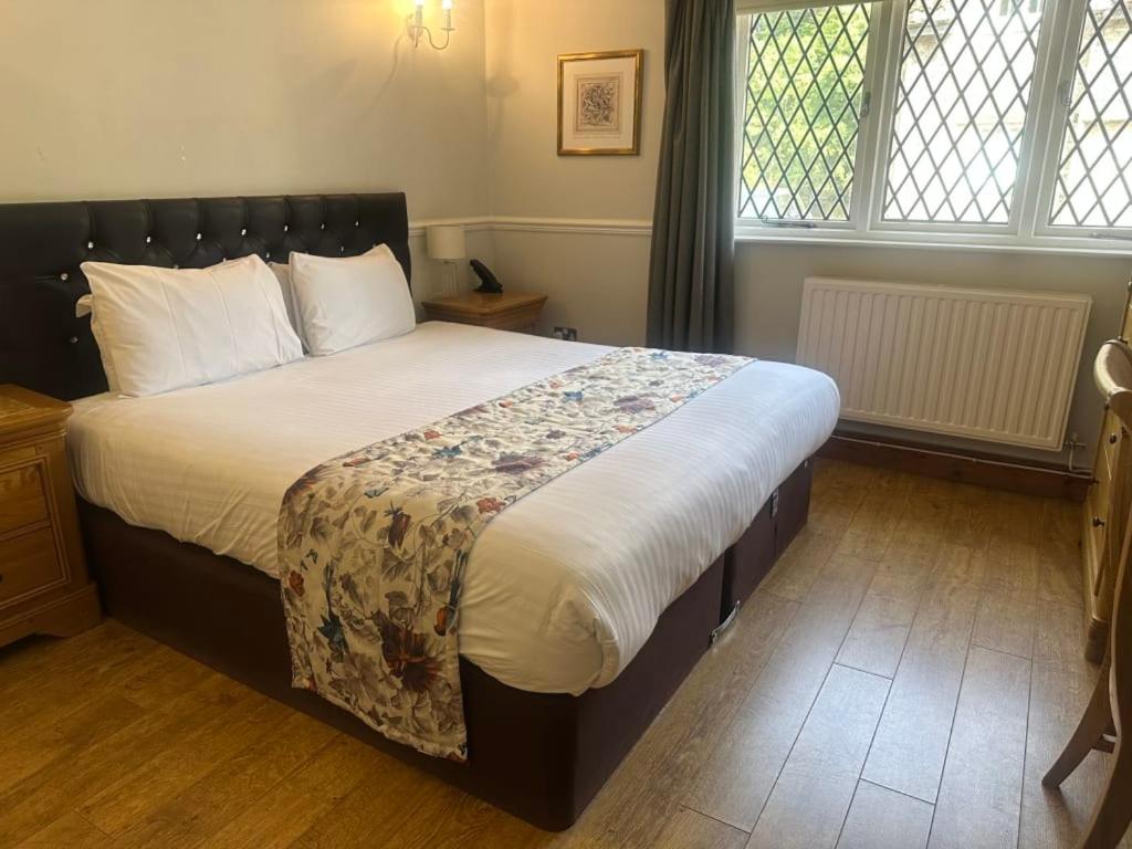 Cwrt Bleddyn Hotel & Spa - 
