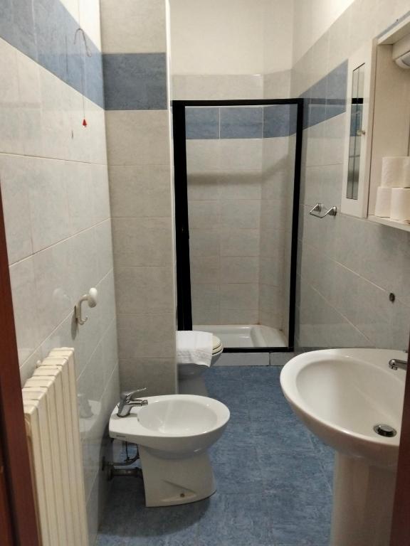 Hotel Polo - Triple Room With Private Bathroom