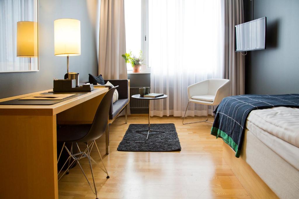 Postel nebo postele na pokoji v ubytování Mornington Hotel Bromma