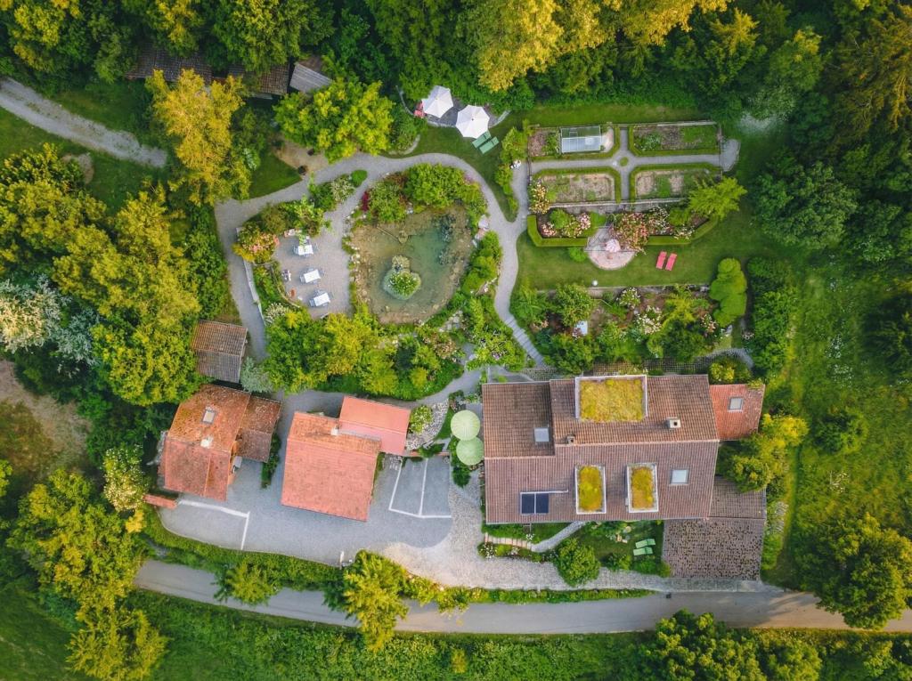 an aerial view of a house with a yard at Klaushausen Ferienoase in Überlingen