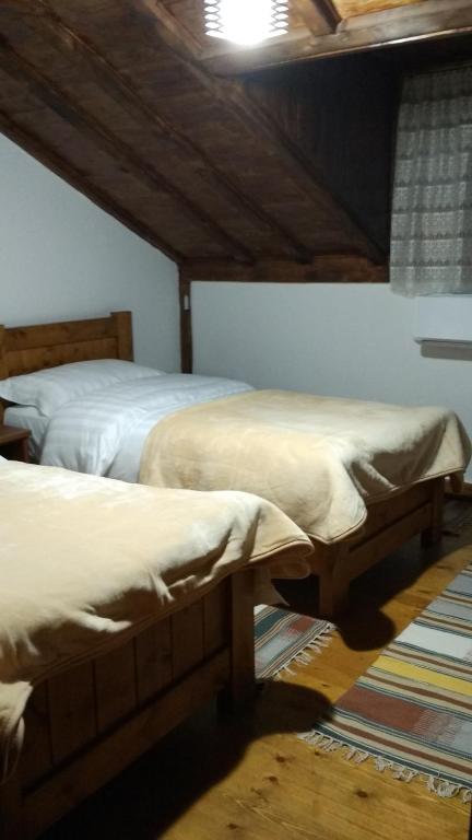 Hotel Bujtina e Bardhe - Habitación Doble Con Vistas A La Montaña