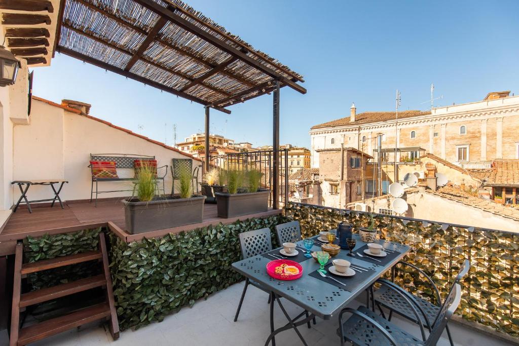 Rooftop penthouse Campo de Fiori cozy Terrace