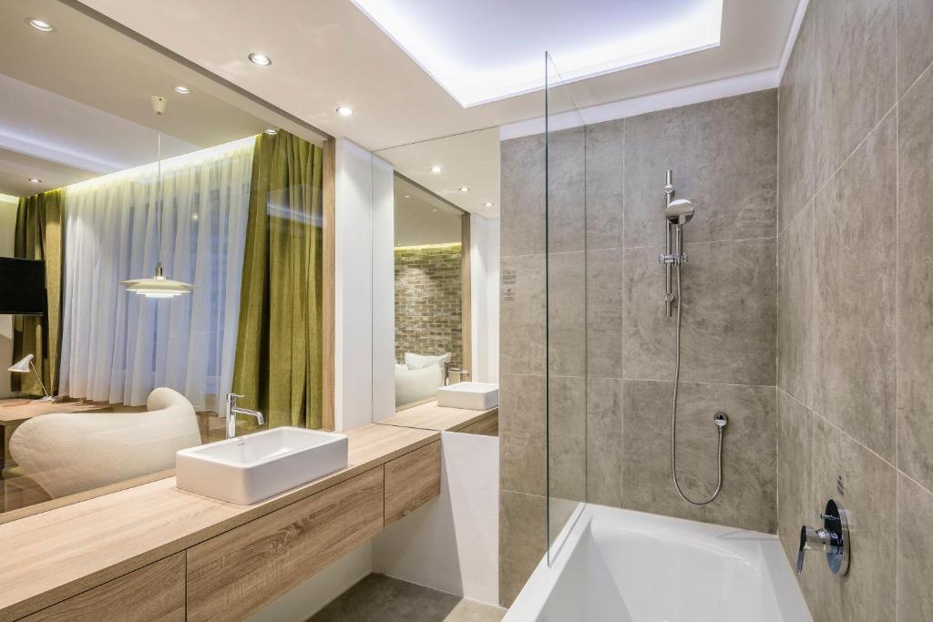 O baie la Pytloun Imperial Design Suites