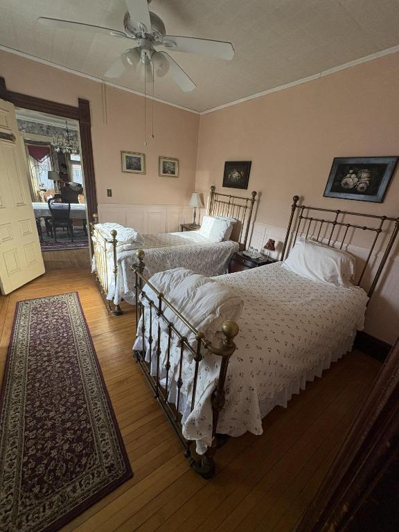 Bentley House Bed and Breakfast - Tweepersoonskamer Met 2 Aparte Bedden